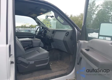 2011 Ford F-250 Xl z USA, uszkodzony, nr VIN 1FT7X2BT8BEA57663